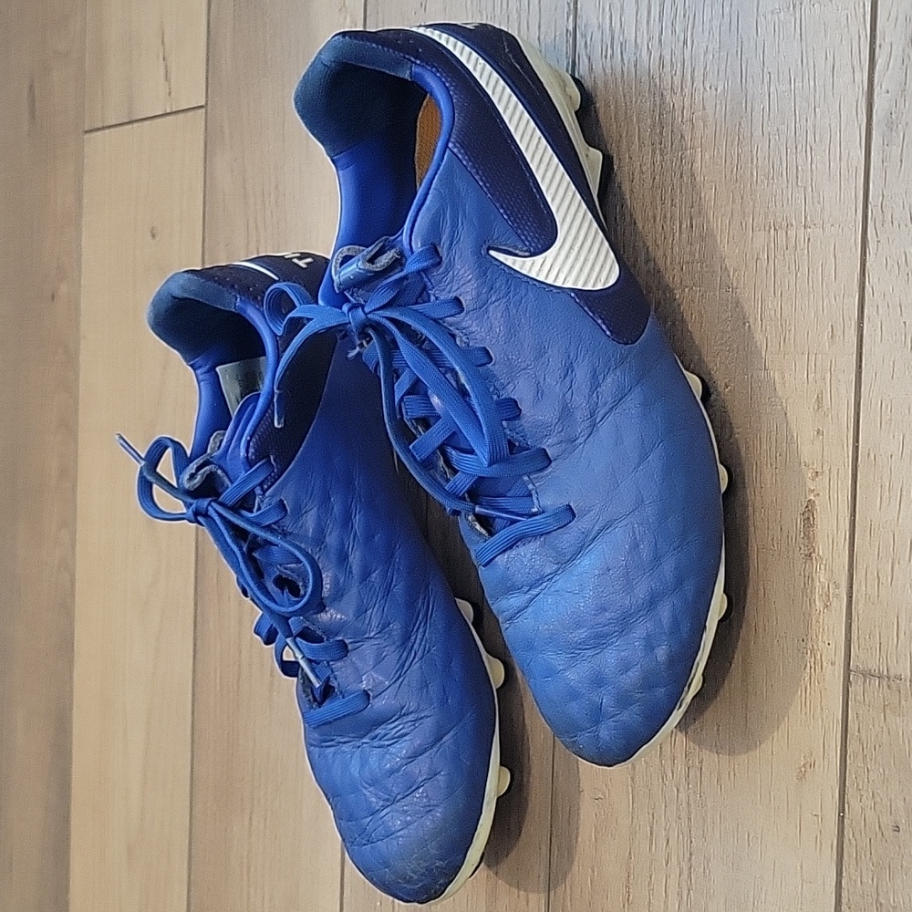 Nike Tiempo Legend 8 Soccer cleats Hyper Royal Blue - Mens Size 7
